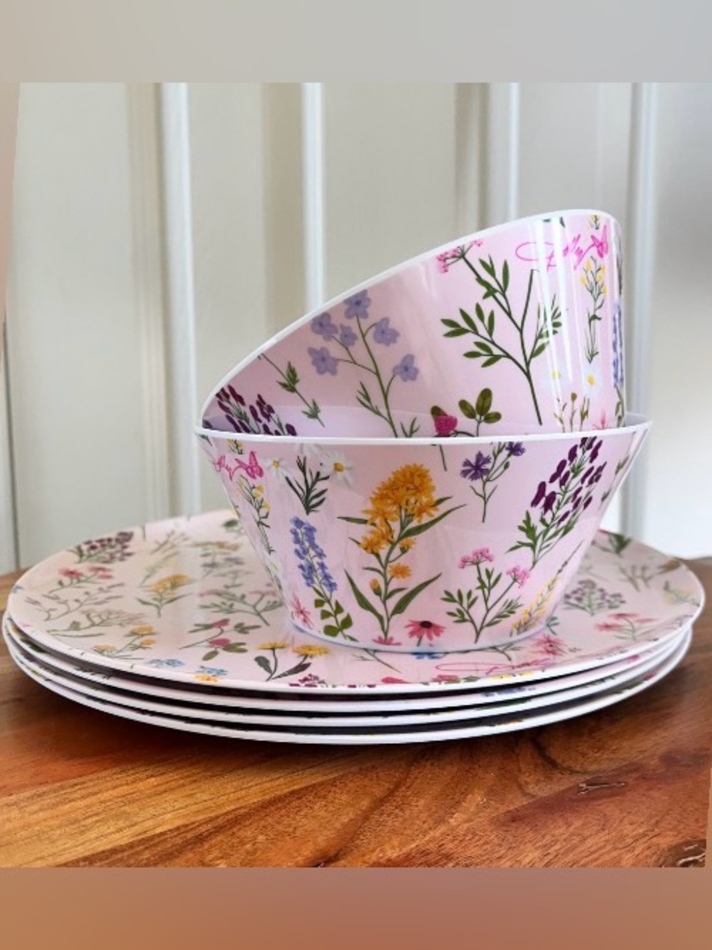 NWT Dolly Parton Floral Melamine 4 Plates + 2 Bowls BUNDLE